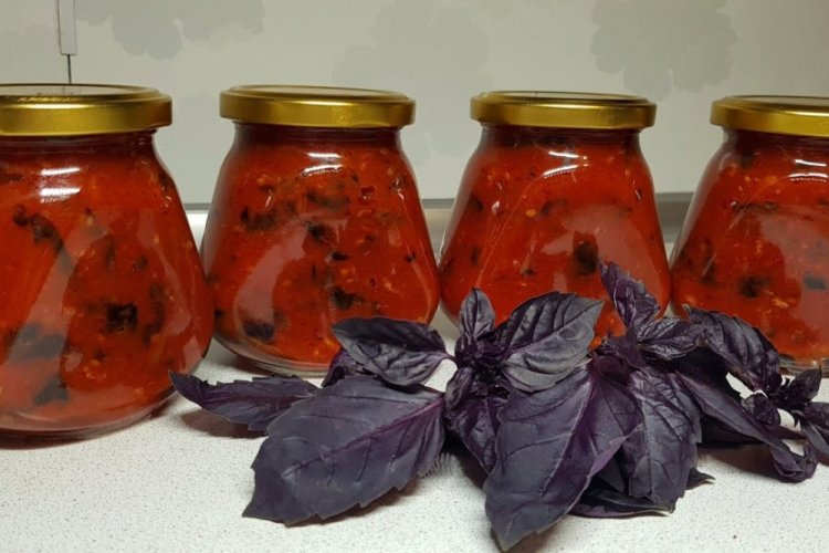 Suggo Sauce with Basil and Rosemary for Winter