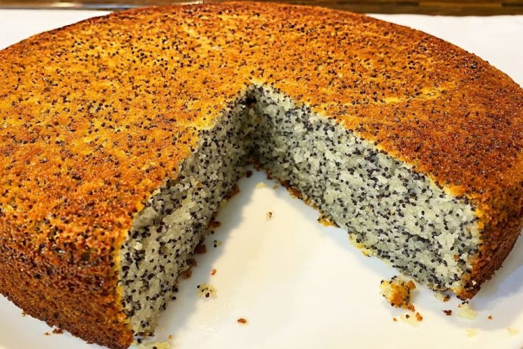 Semolina Cake with Sea Buckthorn and Honey