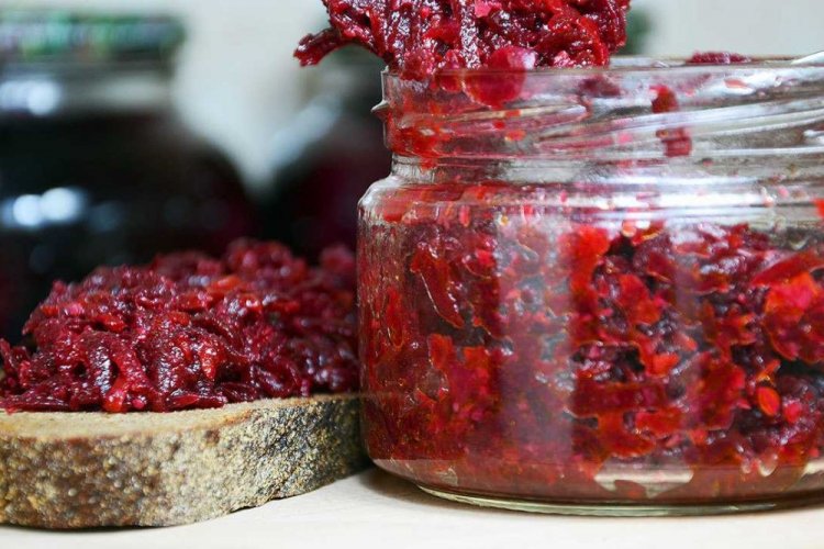 Beetroot with Garlic for Winter Without Sterilization