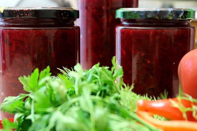 Beetroot with Tomatoes for Winter Without Sterilization