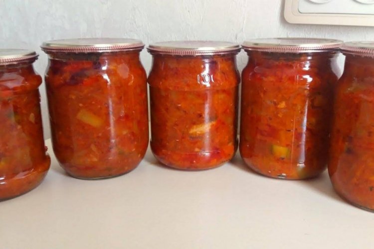 Sprat and Bell Pepper Salad for Winter