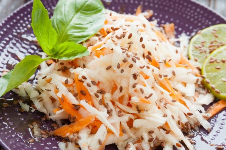 Ensalada de membrillo y rábano negro