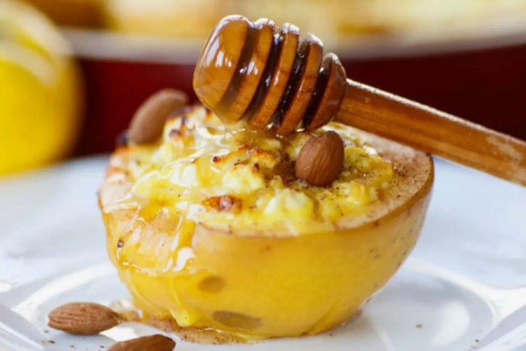 Membrillo asado con requesón y nueces