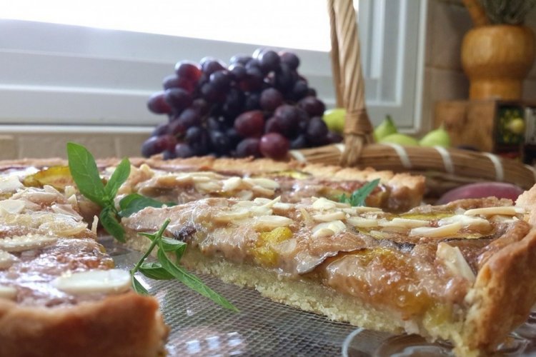Almond Fig Pie