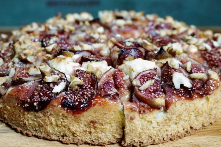 Sour Cream Pie with Figs