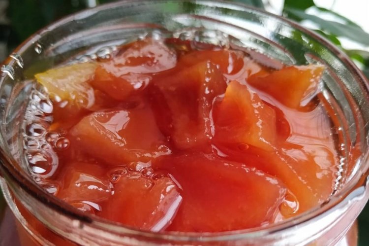 Mermelada de peras, membrillos y manzanas