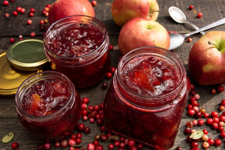 Mermelada de peras, manzanas y arándanos rojos