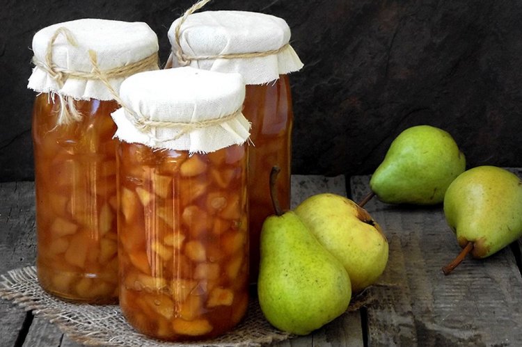 Mermelada de peras y manzanas con canela