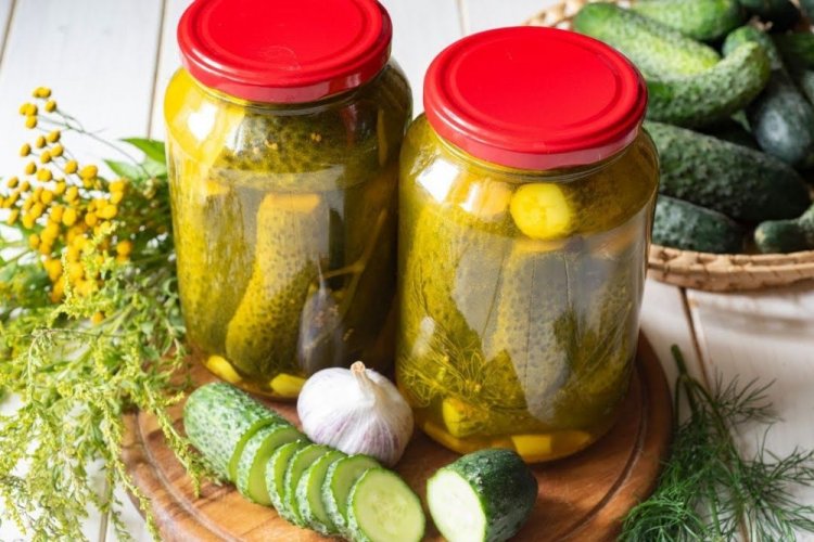 Cucumbers with Turmeric and Mustard for Winter