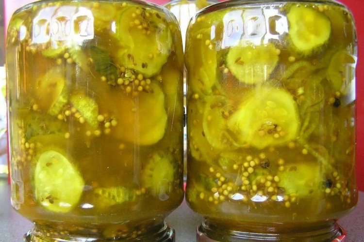 Sliced Cucumbers with Turmeric