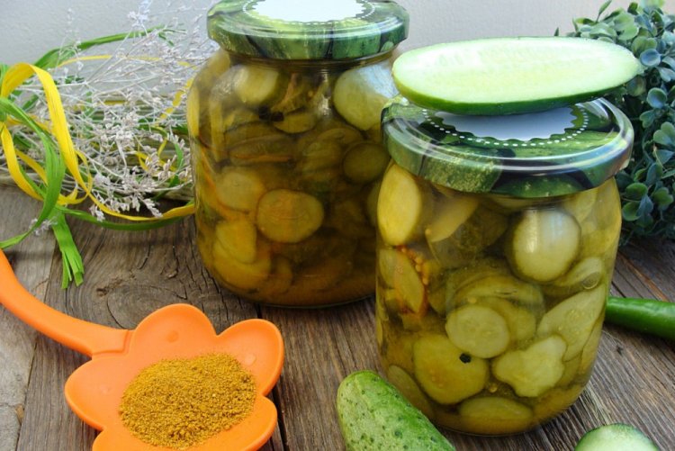 Cucumbers with Turmeric and Honey for Winter