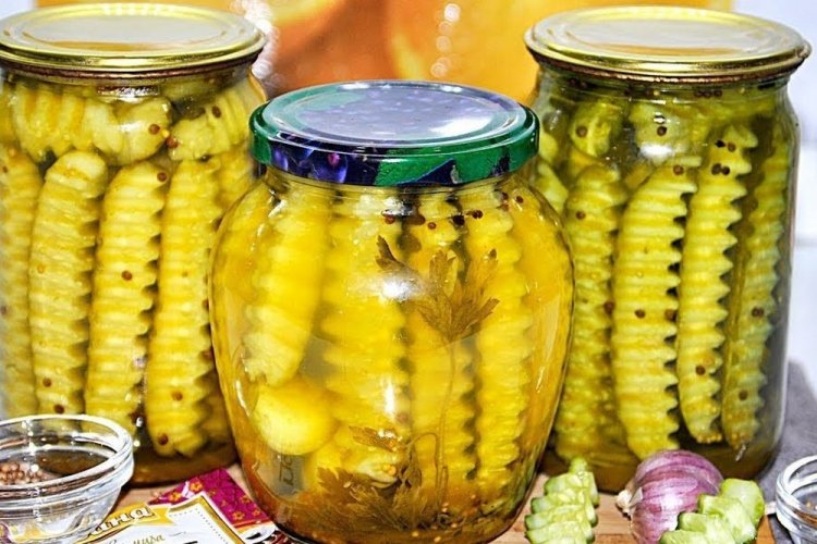 Cucumbers with Turmeric and Apple Cider Vinegar
