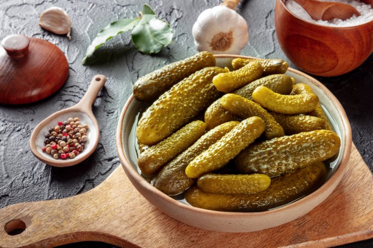 Pepinillos encurtidos para el invierno: 12 recetas fáciles y deliciosas