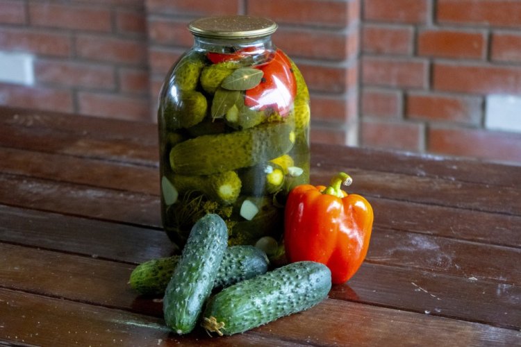 Gherkins with Pepper for Winter