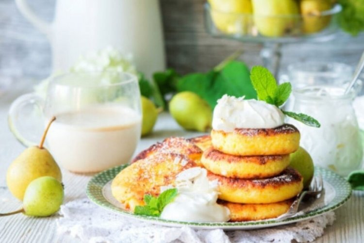 Tortitas de requesón con pera