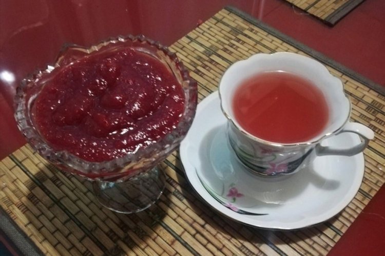 Hawthorn Jelly for Winter