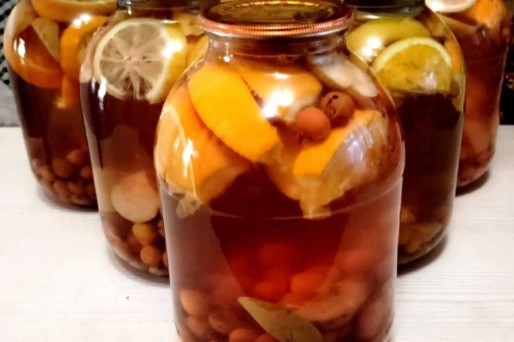 Hawthorn and Orange Compote for Winter