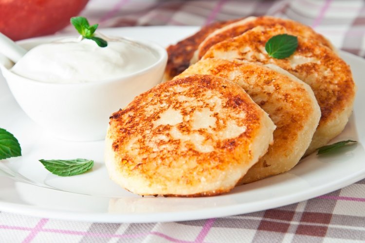 Syrniki (Cheese Pancakes) with Hawthorn