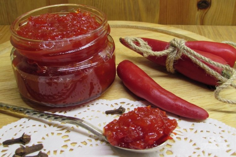 Hawthorn Jam with Chili Pepper