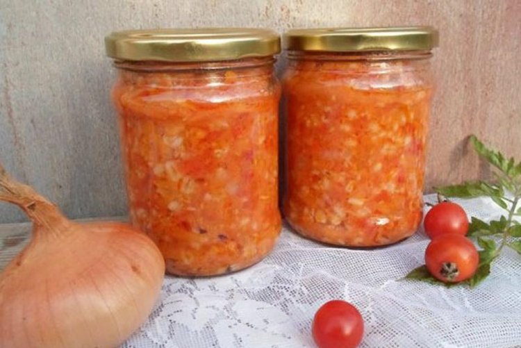 Tourist's Breakfast with Pearl Barley and Tomato Paste for Winter