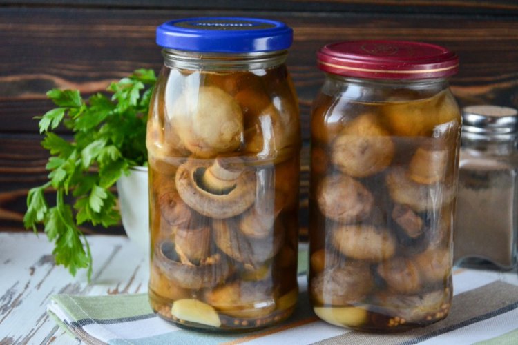 Marinated Champignons with Vinegar and Vegetable Oil