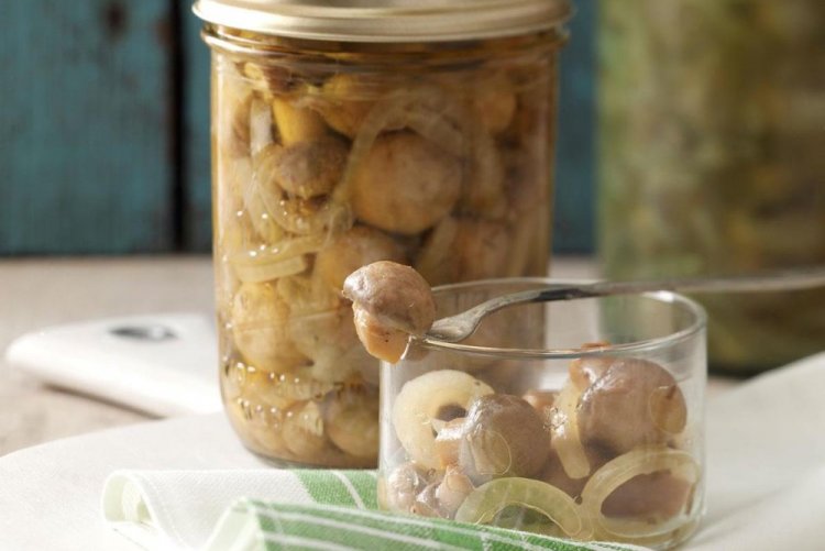 Champignons with Onions for Winter