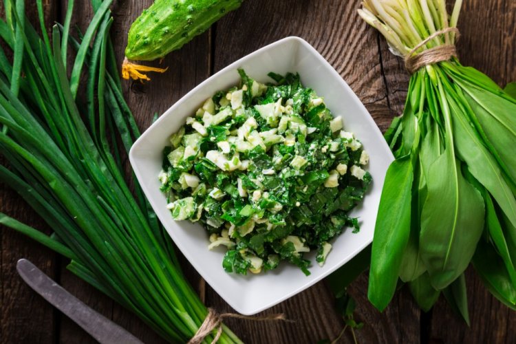 Wild Garlic Salad with Eggs
