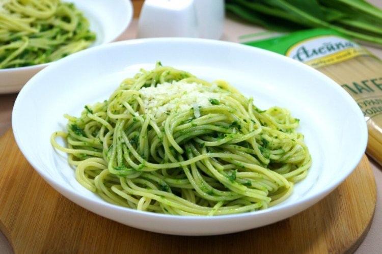 Pasta with Wild Garlic and Spinach