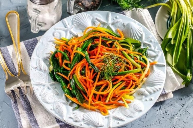Wild Garlic with Korean Carrots for Winter