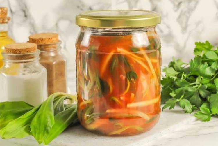 Wild Garlic in Tomato for Winter
