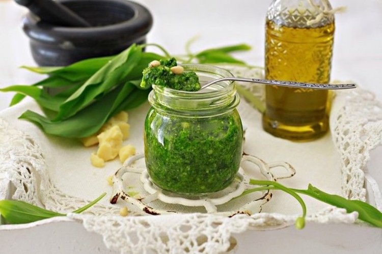 Wild Garlic Pesto for Winter