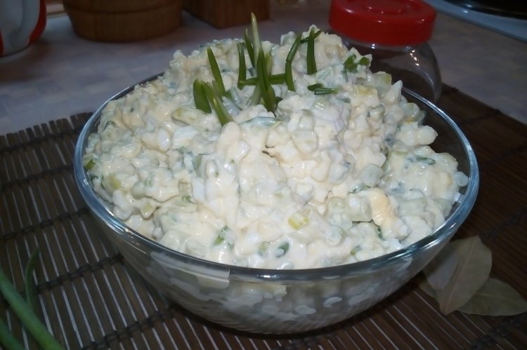 Wild Garlic and Cottage Cheese Salad