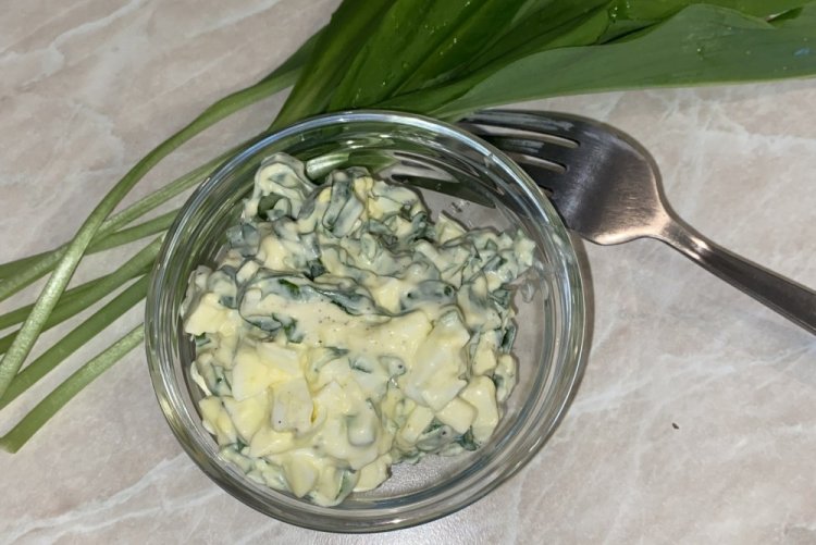 Wild Garlic Salad with Radish