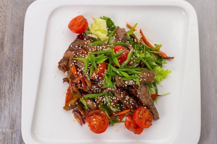 Wild Garlic Salad with Beef