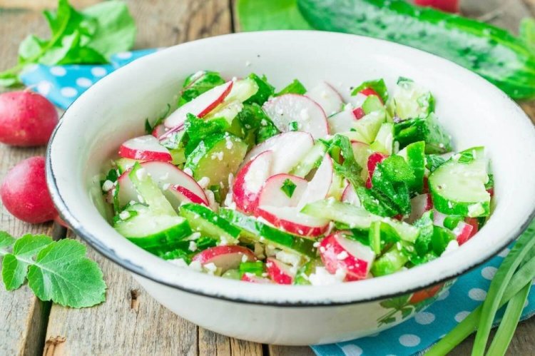 Radish and Wild Garlic Salad with Cottage Cheese