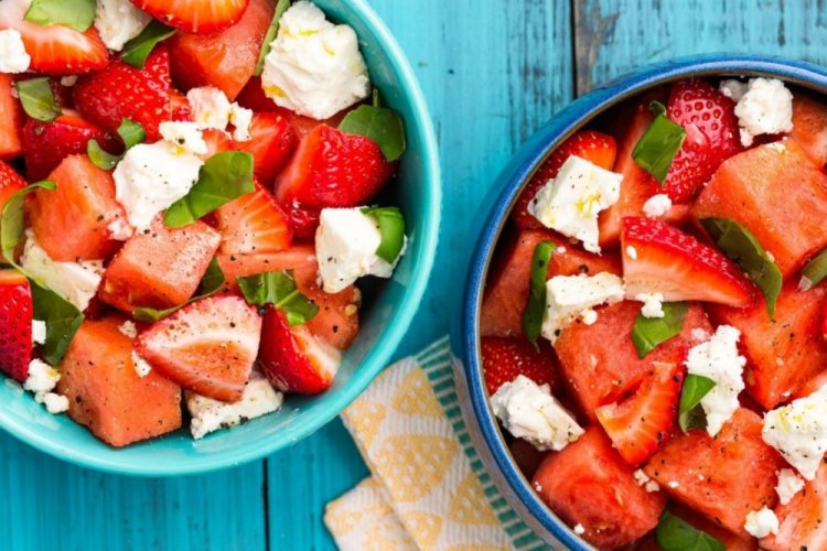 Ensalada de sandía y fresas