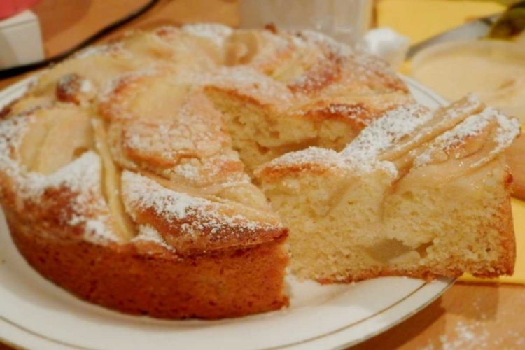Sponge Pear Cake