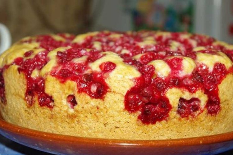 Sponge Cranberry Pie