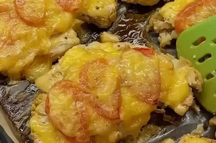 Cauliflower Steaks with Chicken and Tomatoes