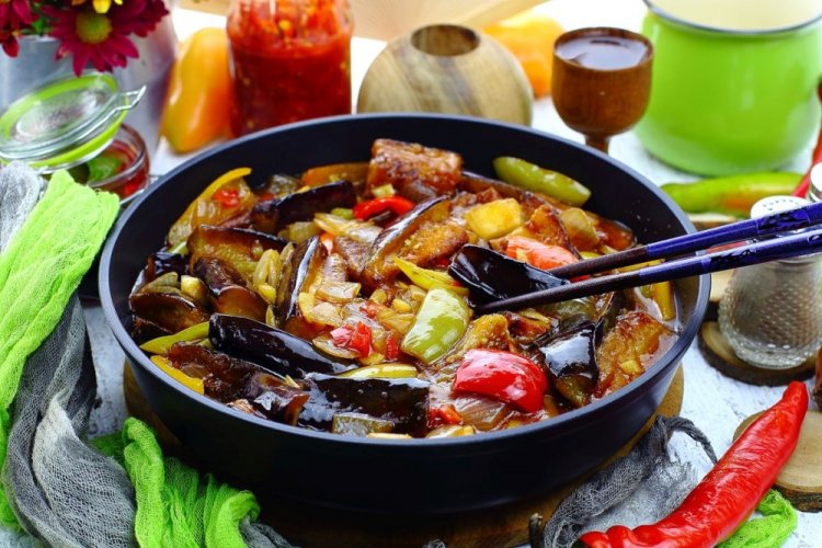 Eggplants with Vegetables in Sweet and Sour Sauce