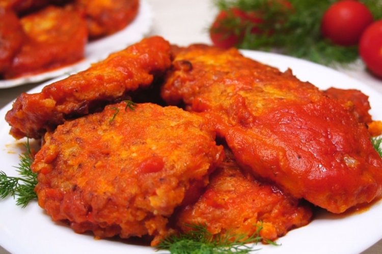 Onion Patties in Tomato Juice