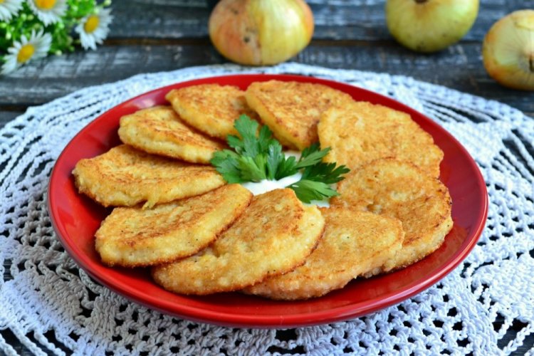 Lenten Onion Patties with Boiled Potatoes