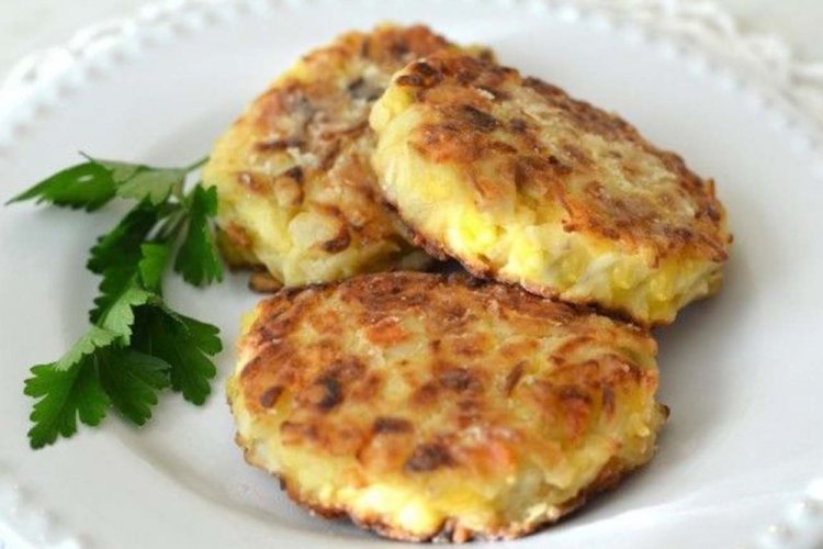 Onion Patties with Processed Cheese
