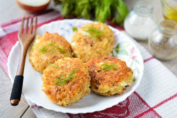 Onion Patties with Oatmeal
