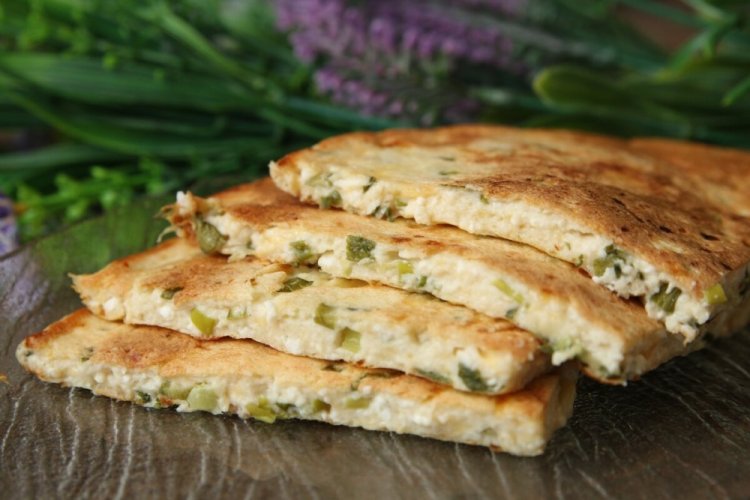 Khachapuri saludable con mozzarella y harina de avena