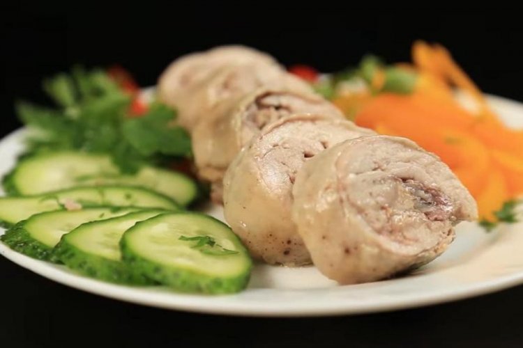 Steamed Chicken Rolls
