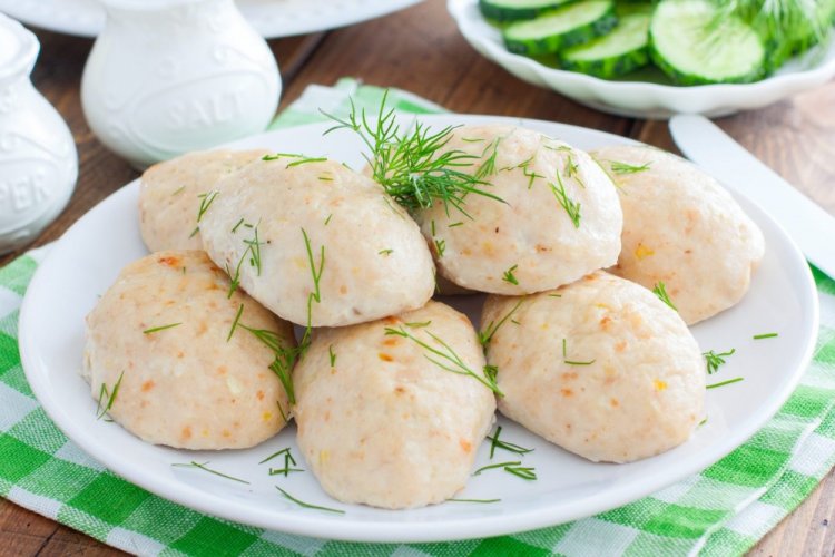 Steamed Chicken Patties with Semolina