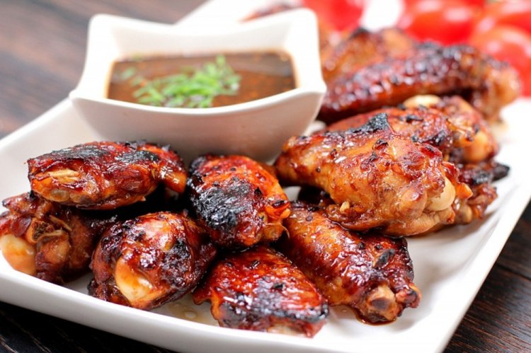 Alitas de pollo en salsa de miel y soja