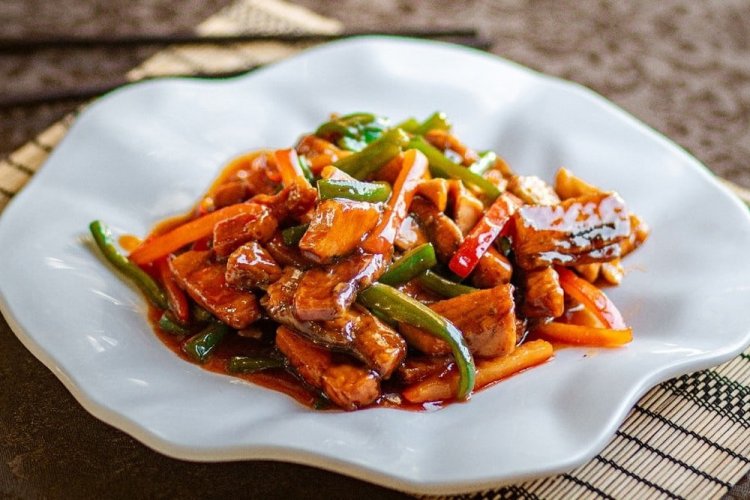 Cerdo con verduras en salsa teriyaki