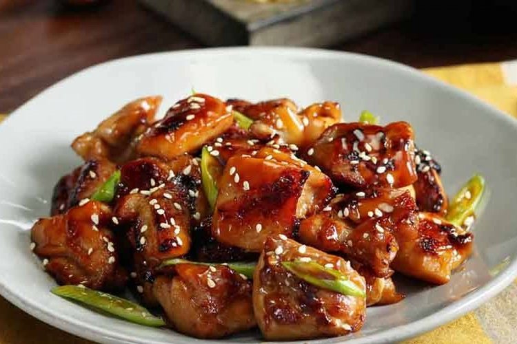 Cerdo en salsa teriyaki en olla de cocción lenta